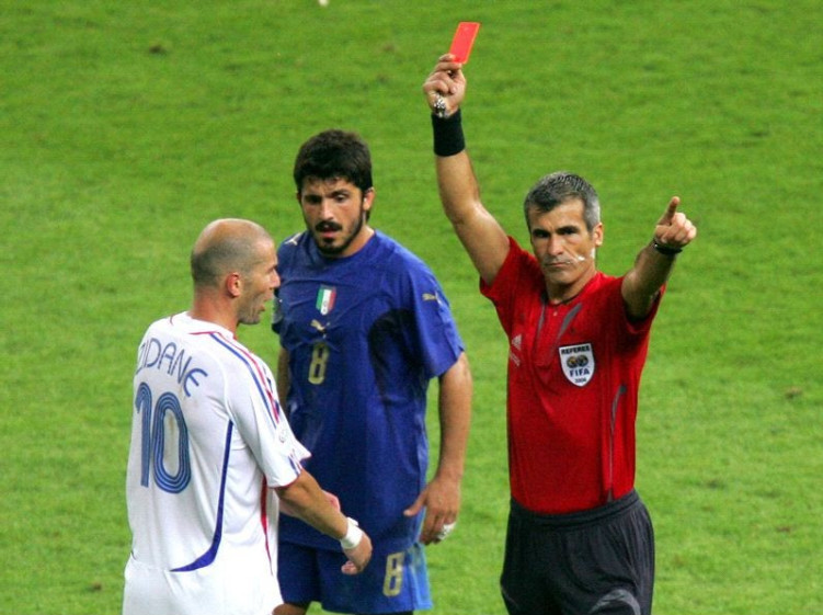 Thẻ đỏ được xuất hiện khi nào? Thẻ đỏ được xuất hiện khi nào?