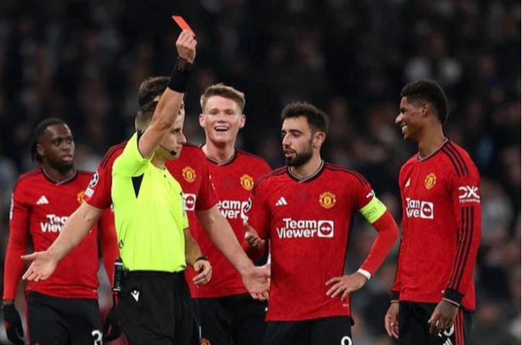 Các lỗi khi thi đấu bóng đá bị phạt thẻ đỏ là gì? Các lỗi khi thi đấu bóng đá bị phạt thẻ đỏ là gì?